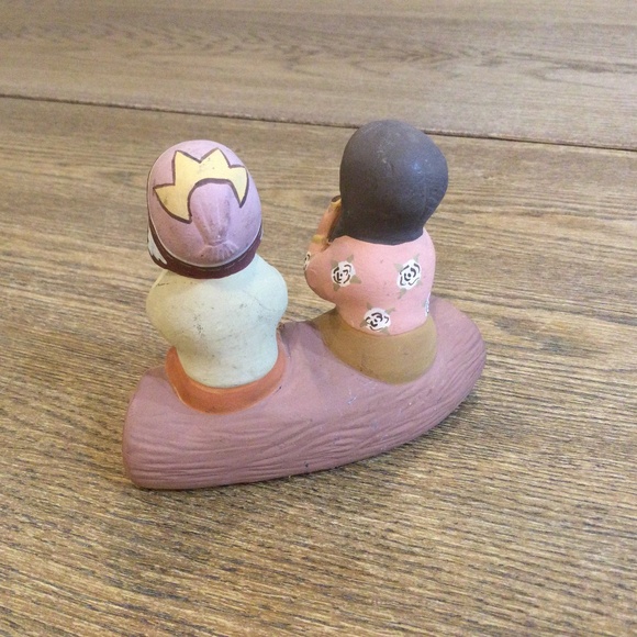 Clay Statue Figurine Boy and Girl - Picture 5 of 6